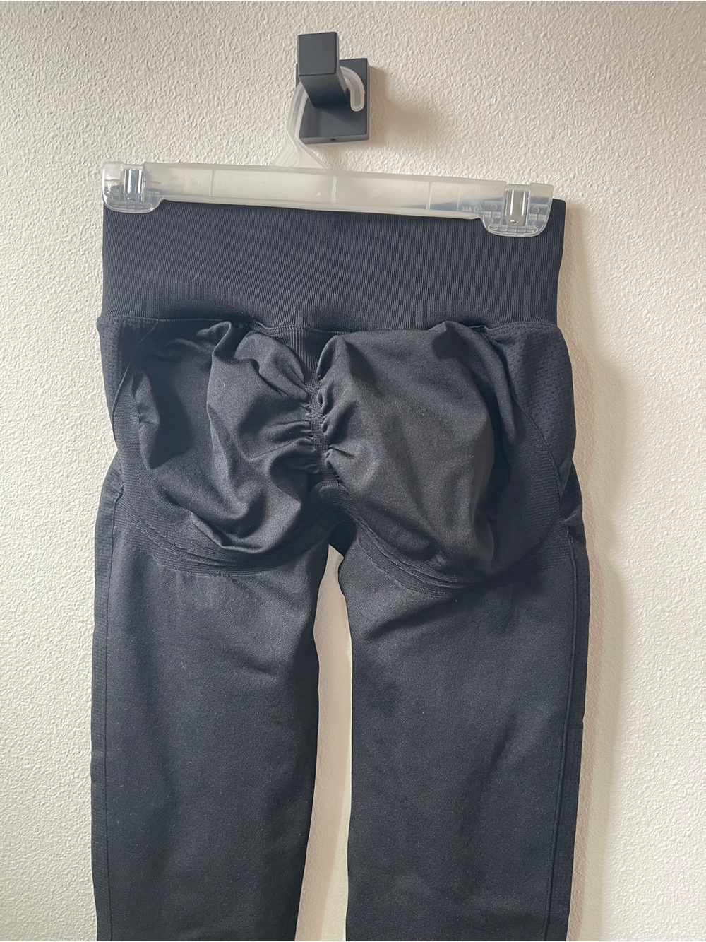 HALARA High Waisted Tummy Control Butt Lifting Legging - Picture 7 of 8
